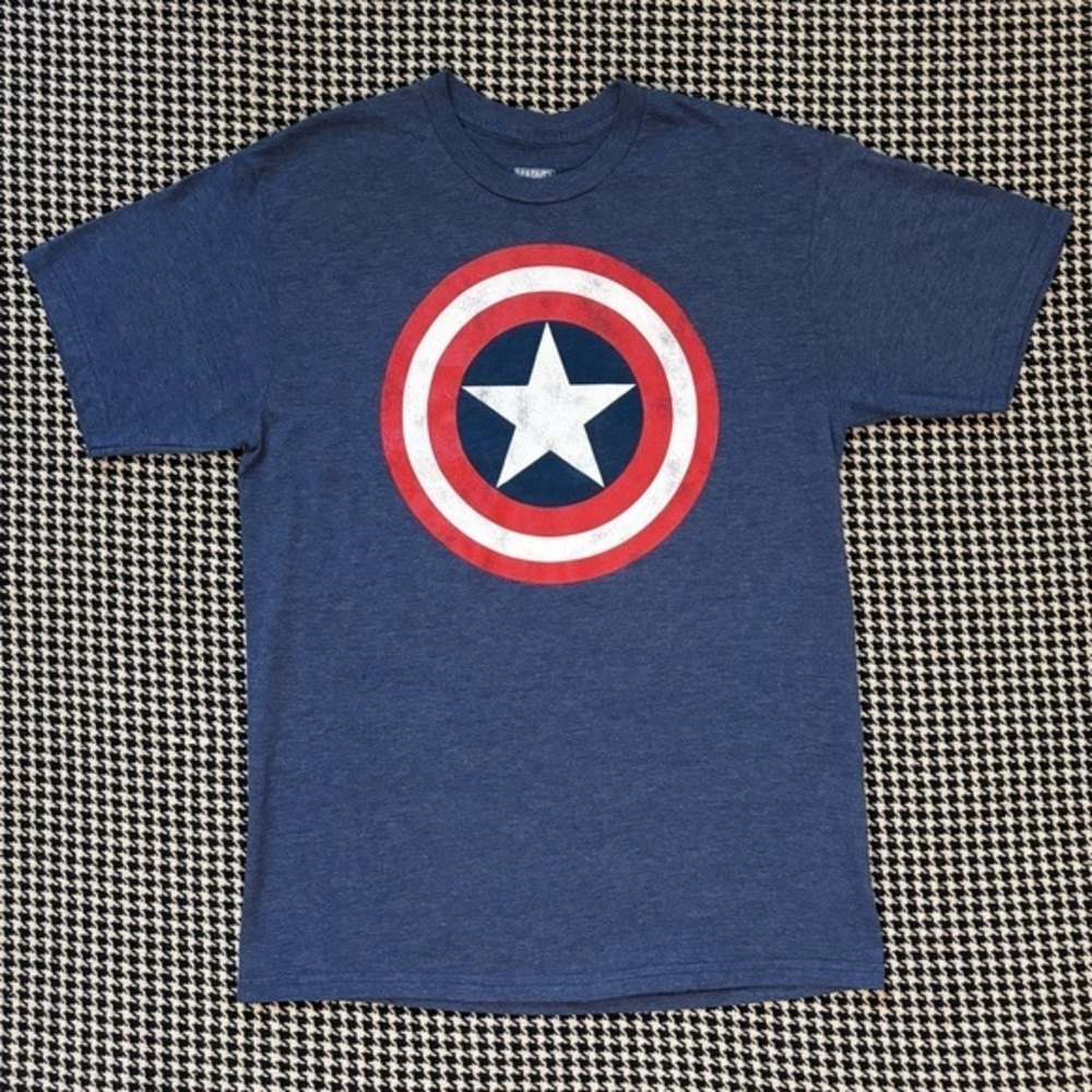 5/$15 | Marvel | Men’s Captain America T-Shirt